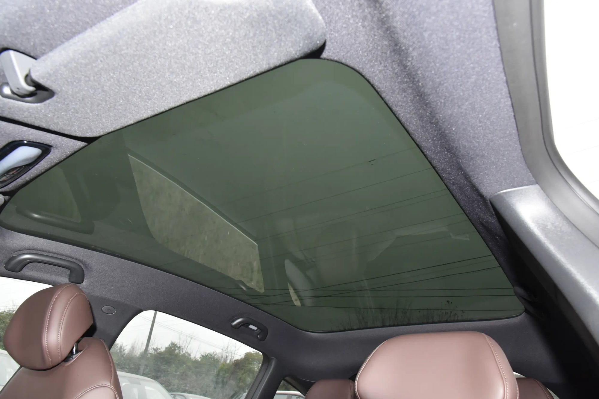 Чанган A07 — панорамная крыша Sky Screen