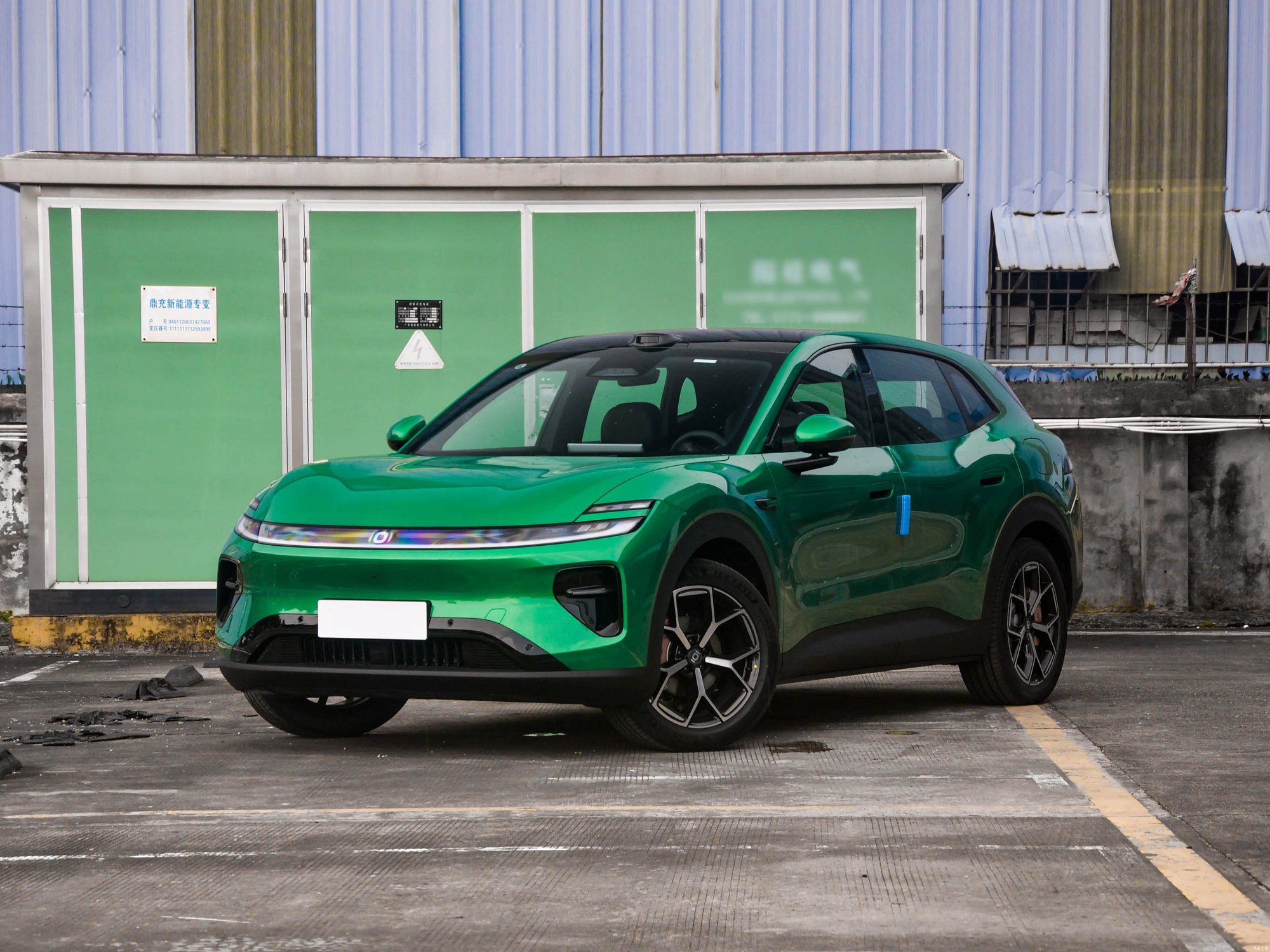 Changan Q06 — вид спереди слева